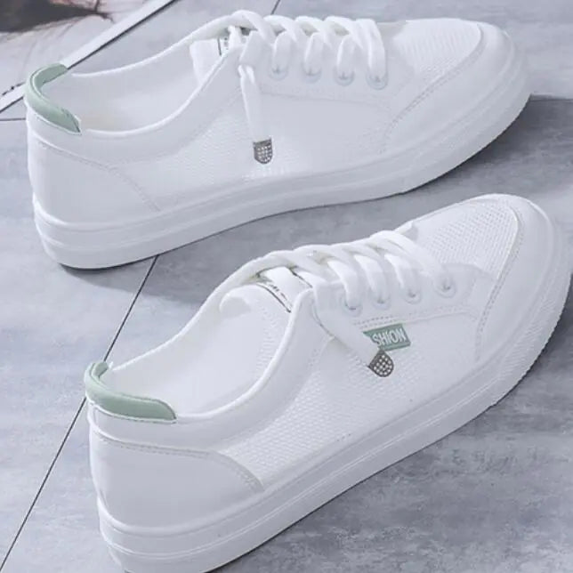 נעלי סקייטבורד קז'ואל נושמות לנשים - סניקרס לבנות שטוחות
