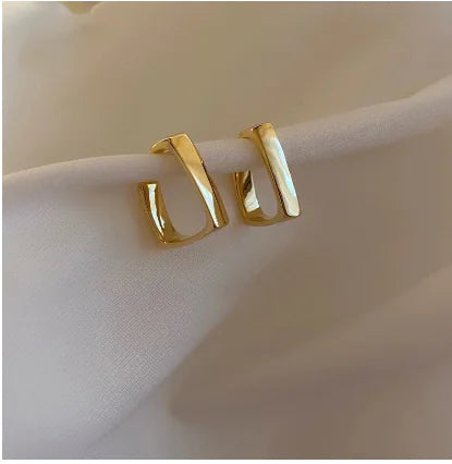 Dior-Style Zirkonia Earrings, 18K Gold-Plated (One Pair)