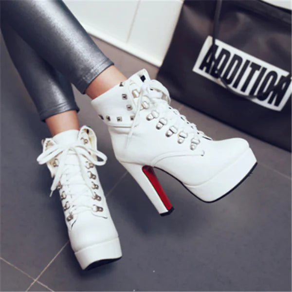 מגפי קרסול עם עקב גבוה לנשים - עקבים גבוהים במיוחד