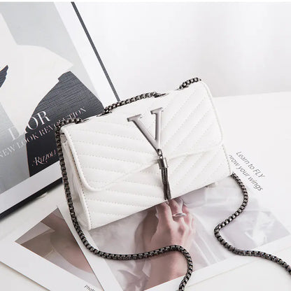 Chanel-Inspired 2023 Floral Embroidered Chain Bag