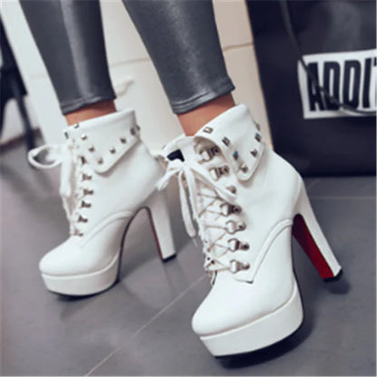 מגפי קרסול עם עקב גבוה לנשים - עקבים גבוהים במיוחד