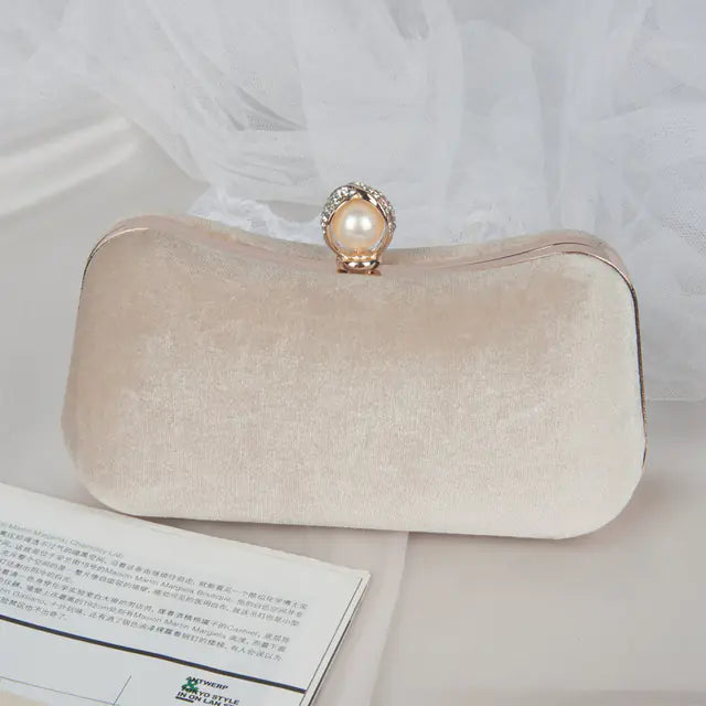 Green Shoulder Bags for Women - Luxury Designer Clutch