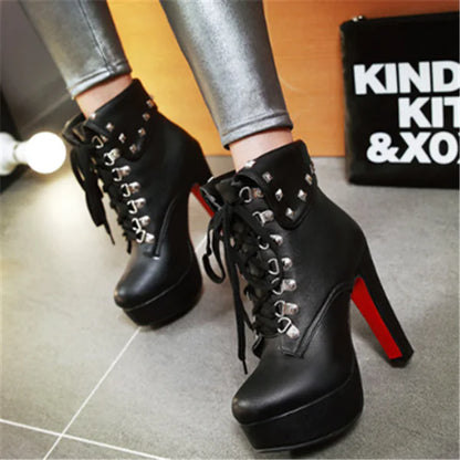 מגפי קרסול עם עקב גבוה לנשים - עקבים גבוהים במיוחד