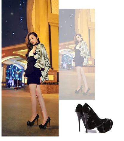 נעלי עקב גבוהות עם פסים בצבעים שונים