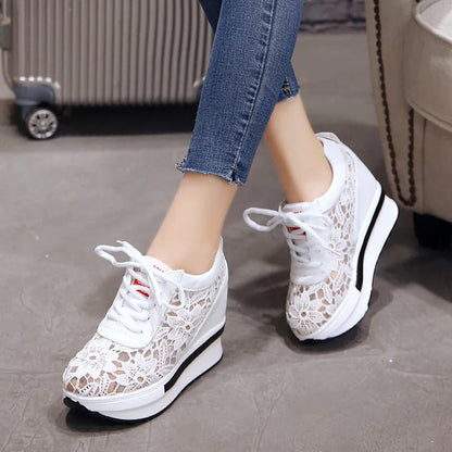 Mesh Round Toe Lace-Up Shoes for Spring and Summer