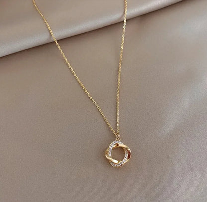 Elegant Clavicle Necklace