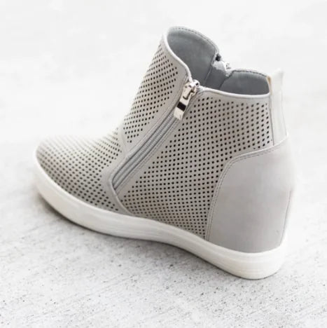 נעלי נשים חדשות 2019 עם בוהן עגולה וחלולות