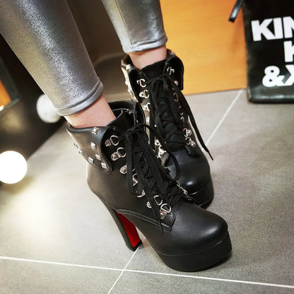 מגפי קרסול עם עקב גבוה לנשים - עקבים גבוהים במיוחד