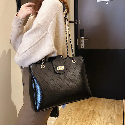 Korean Style Quilted Chain Crossbody Bag for Women