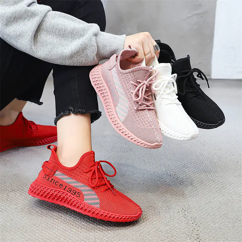 נעלי ספורט לנשים, נעלי פלייקניט סרוגות