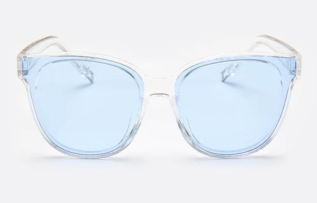 Fashionable Oversized Sunglasses