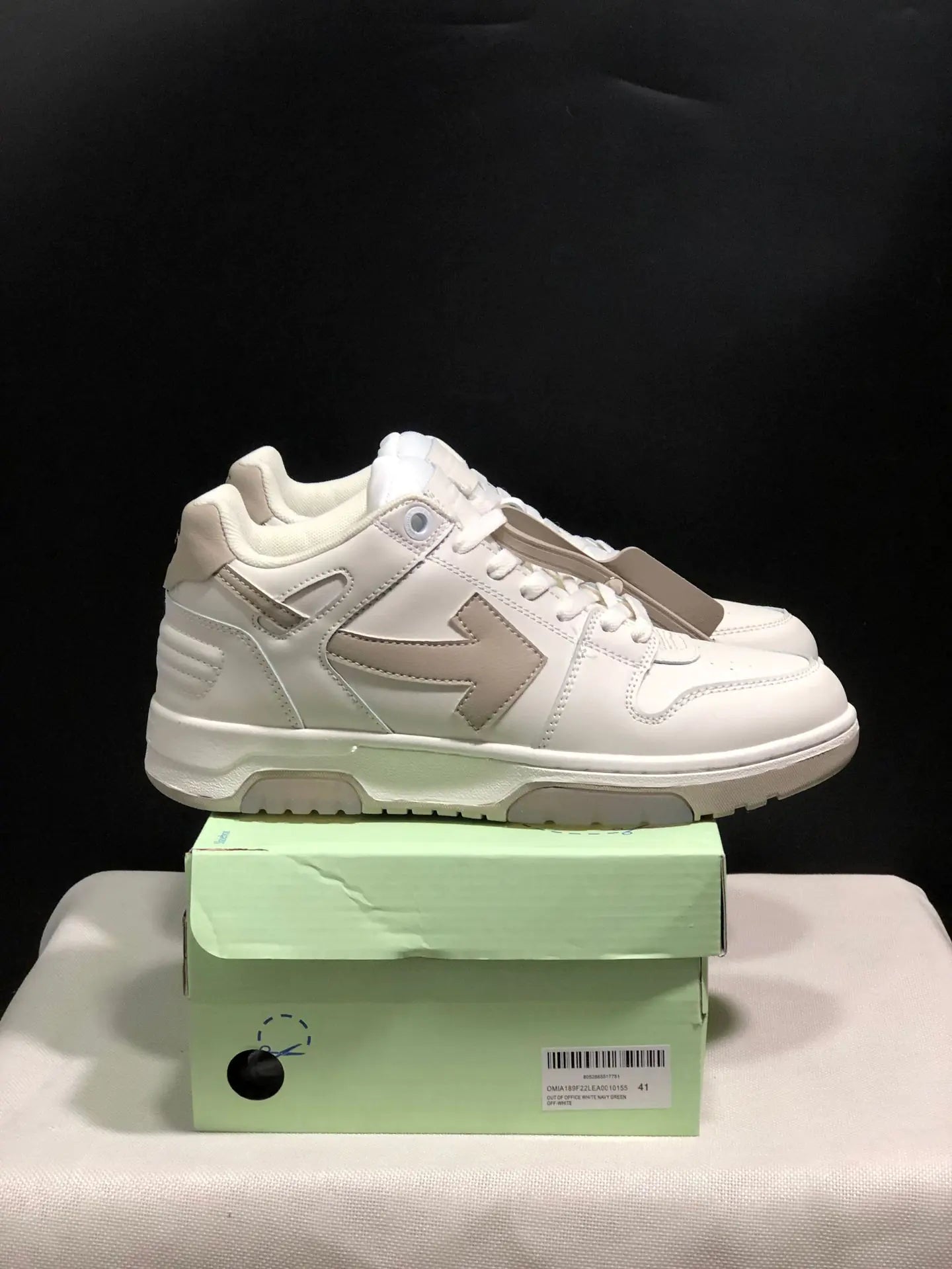 OFF-WHITE Leather Arrow Low-Top Sneakers for All