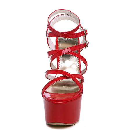 נעלי עקב גבוהות עם רצועות ועיצוב סטילטו